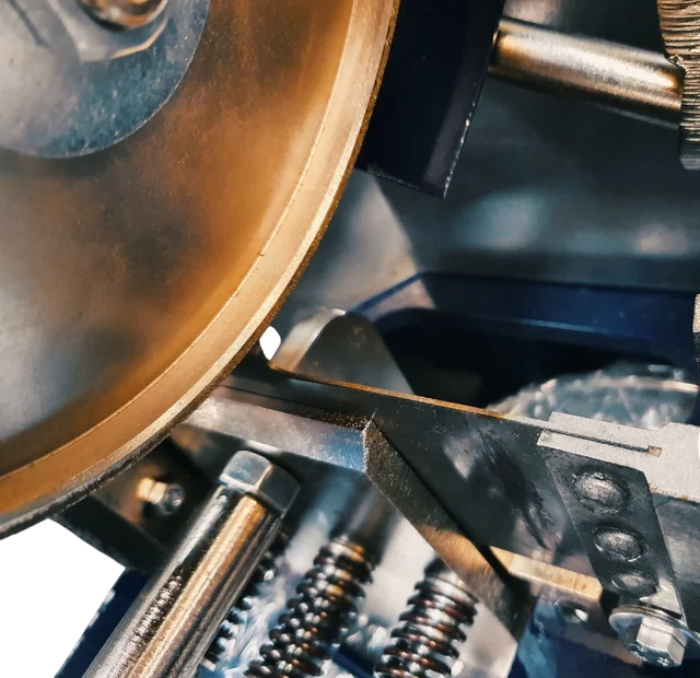 Боразоновый станок для заточки рамных пил ПЗСЛ 20/40F