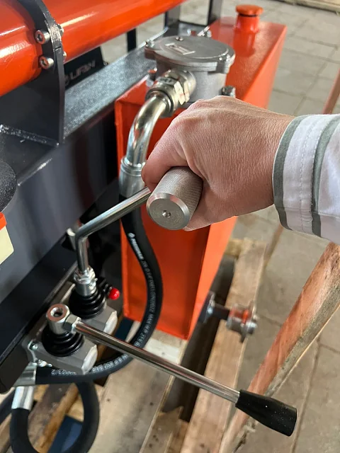 Гидравлический Дровокол 9 тонн, двигатель Лифан 20 л.с