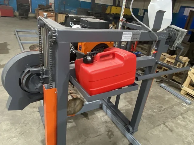 Ленточная пилорама Триумф 900 бензиновым двигателем Нonda (13 л.с.)