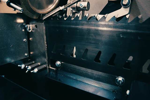 Боразоновый станок для заточки рамных пил ПЗСЛ 180Р (F)