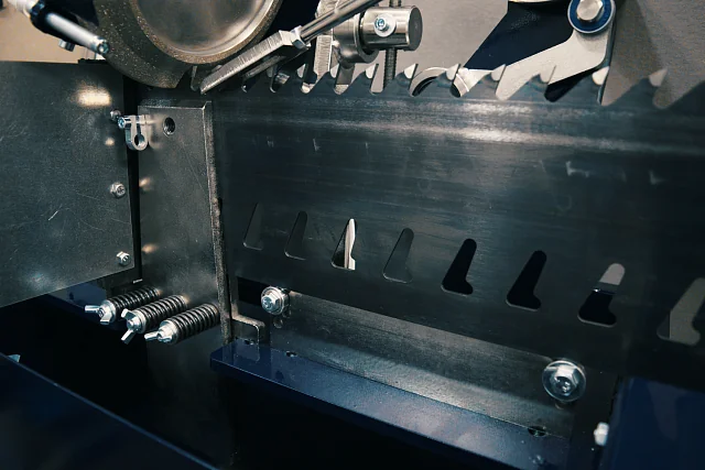 Боразоновый станок для заточки рамных пил  ПЗСЛ 80Р (F)